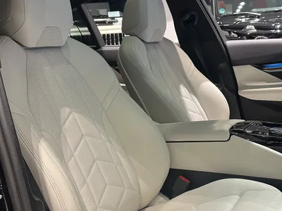2025 BMW 5 Series 520i Mkit