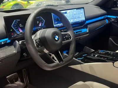 2025 BMW 5 Series 520i Mkit