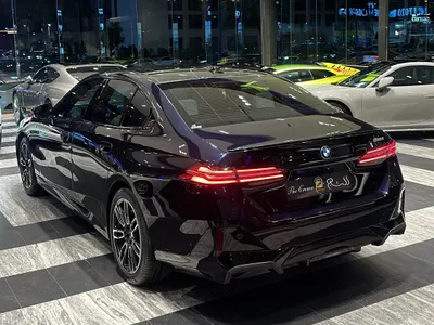 2025 BMW 5 Series 520i Mkit