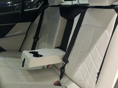 2025 BMW 5 Series 520i Mkit