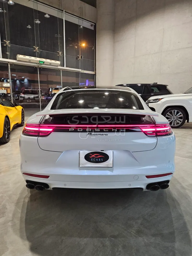 2018 Porsche Panamera
