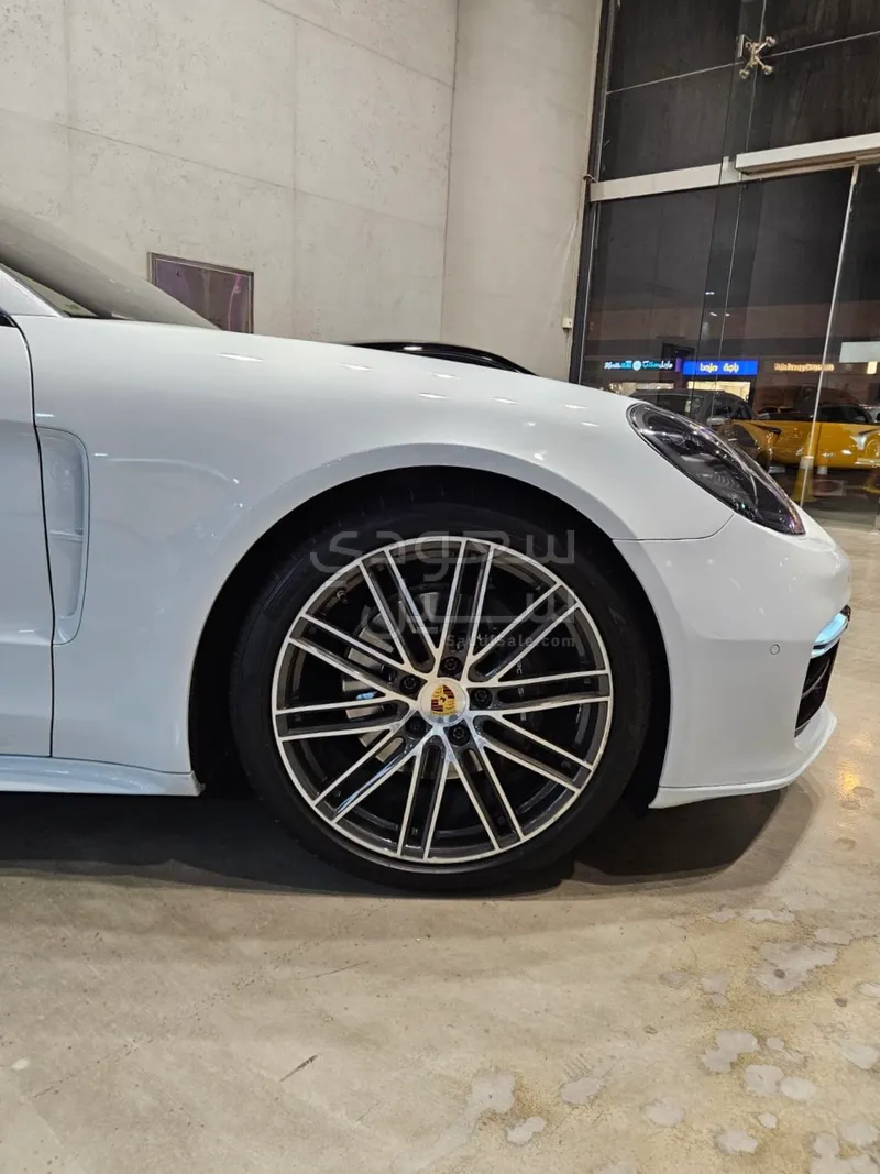 2018 Porsche Panamera
