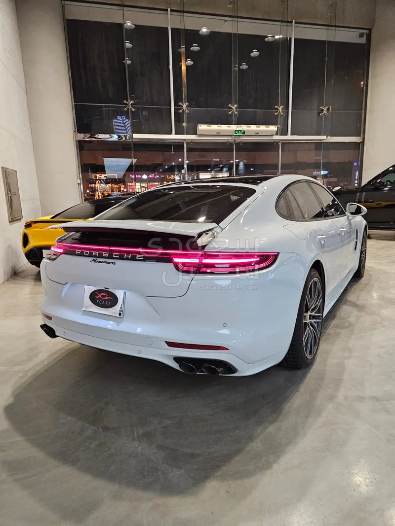 2018 Porsche Panamera