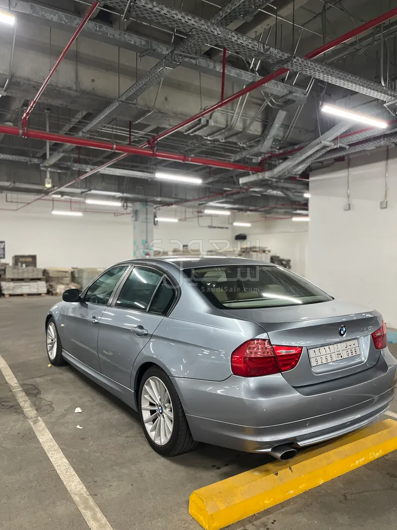 2011 BMW 3 Series 320i