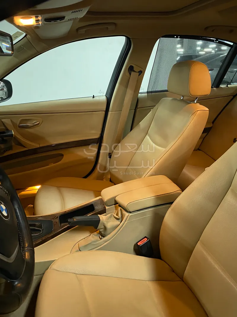 2011 BMW 3 Series 320i