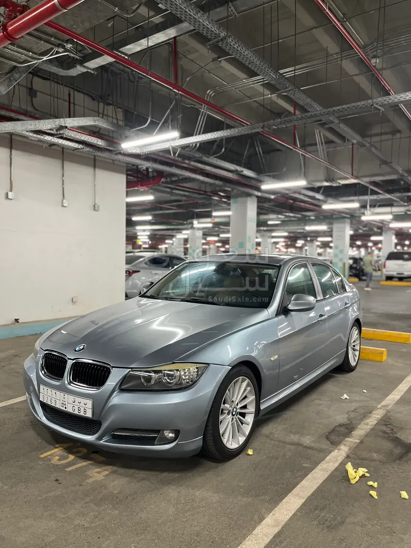 2011 BMW 3 Series 320i