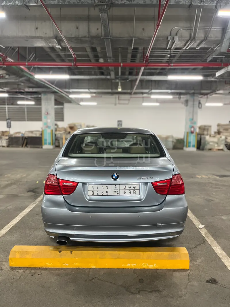 2011 BMW 3 Series 320i
