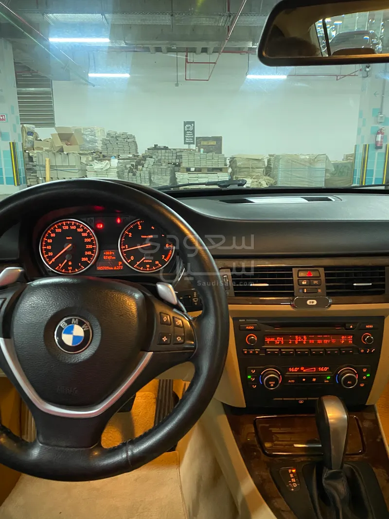 2011 BMW 3 Series 320i