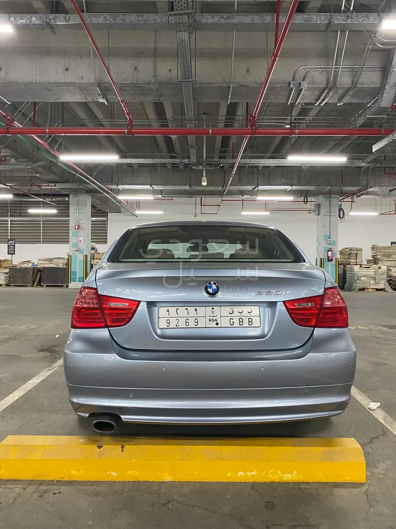 2011 BMW 3 Series 320i