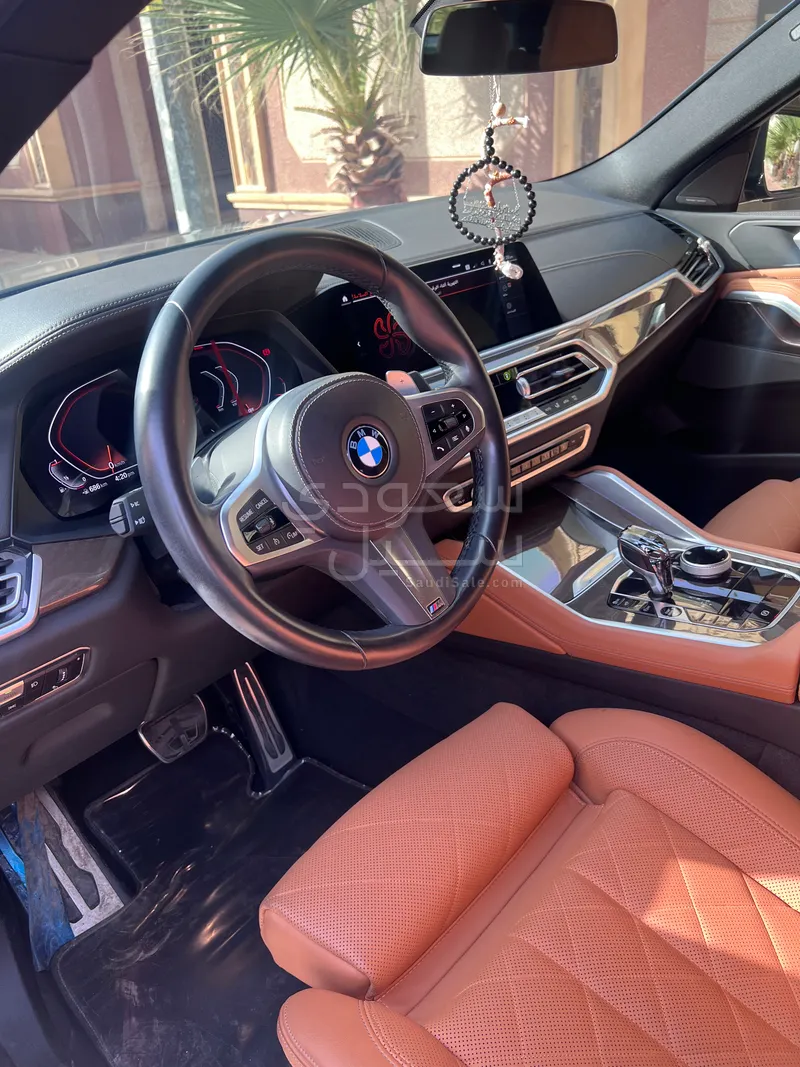 2023 BMW X Series 6 40i