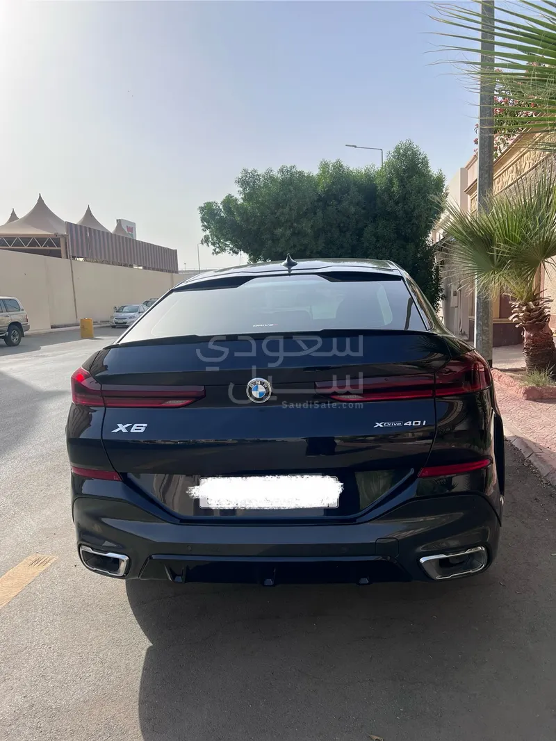 2023 BMW X Series 6 40i