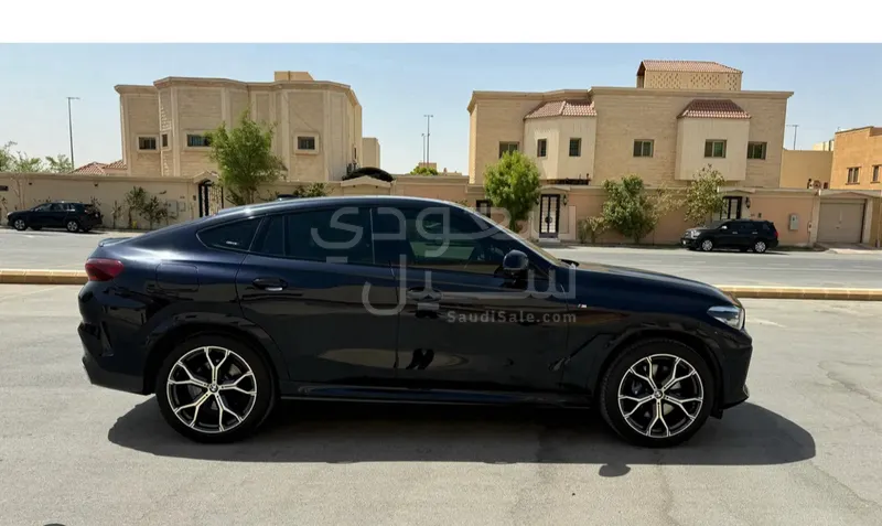 2023 BMW X Series 6 40i