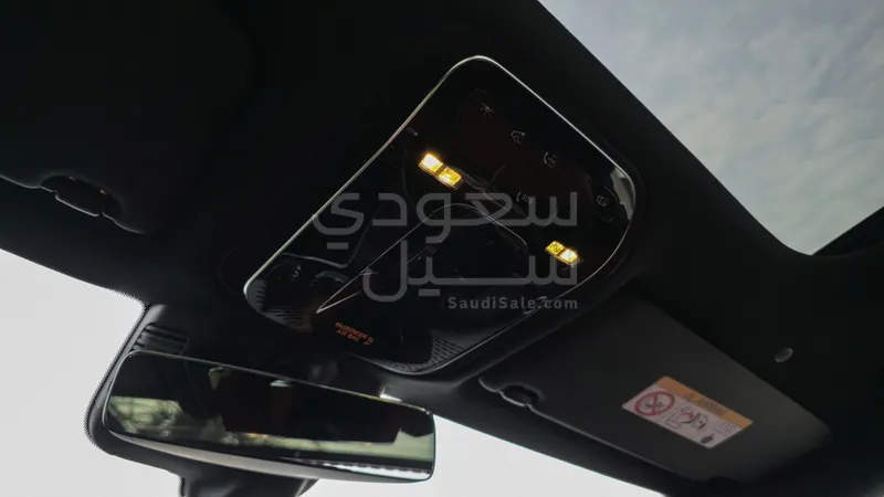 2025 مرسيدس - بنز جي إل سي 200 اي ام جي