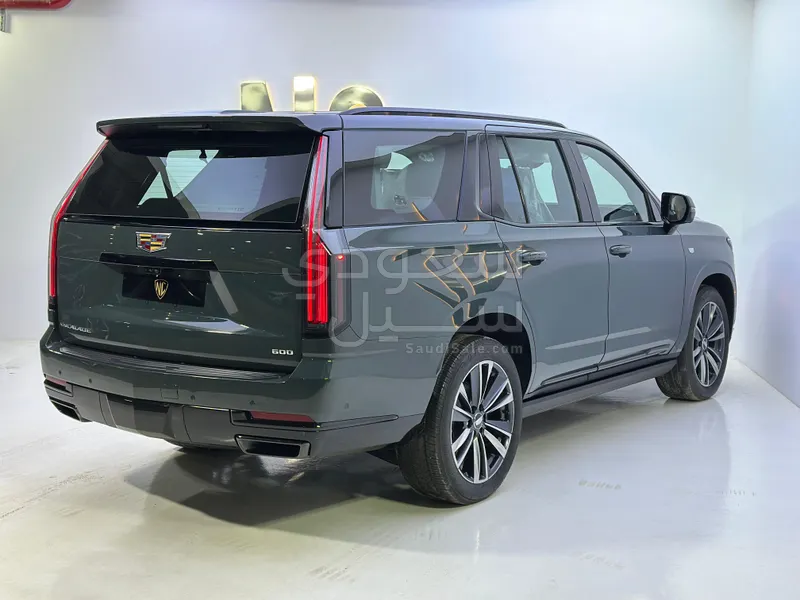 2025 Cadillac Escalade Platinum