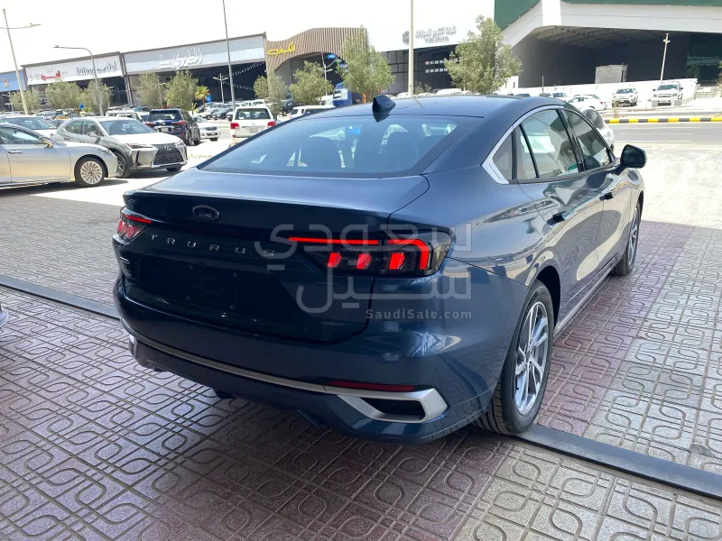2024 Ford Taurus Trend