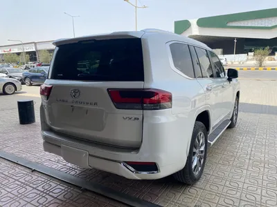 2024 Toyota Land Cruiser VX