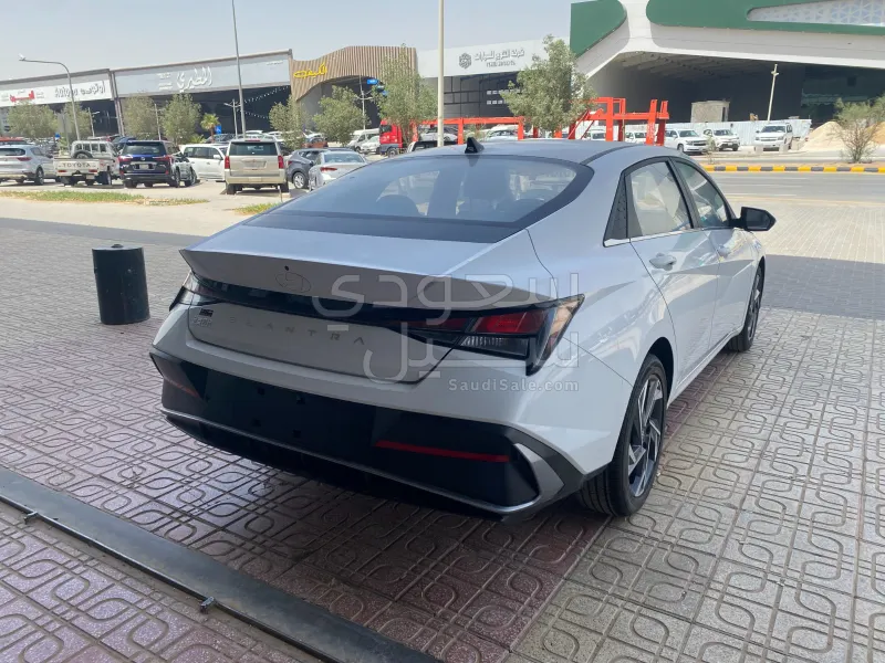2025 Hyundai Elantra