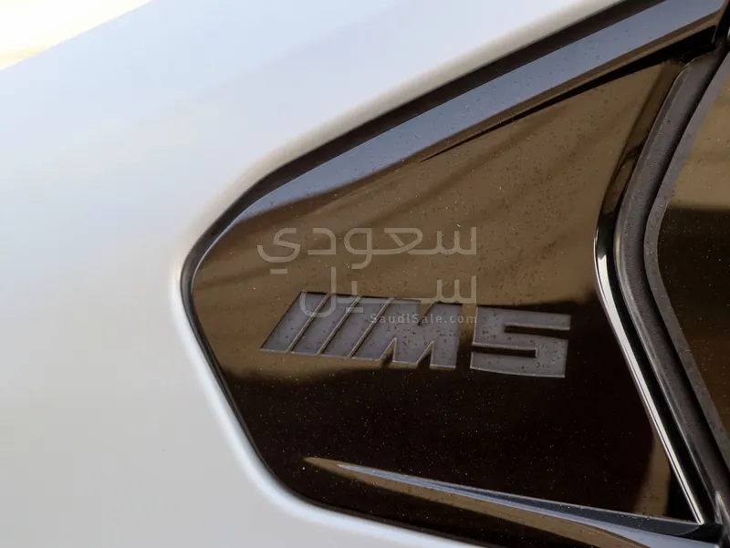 2025 بي ام دبليو الفئة ام إم 5
