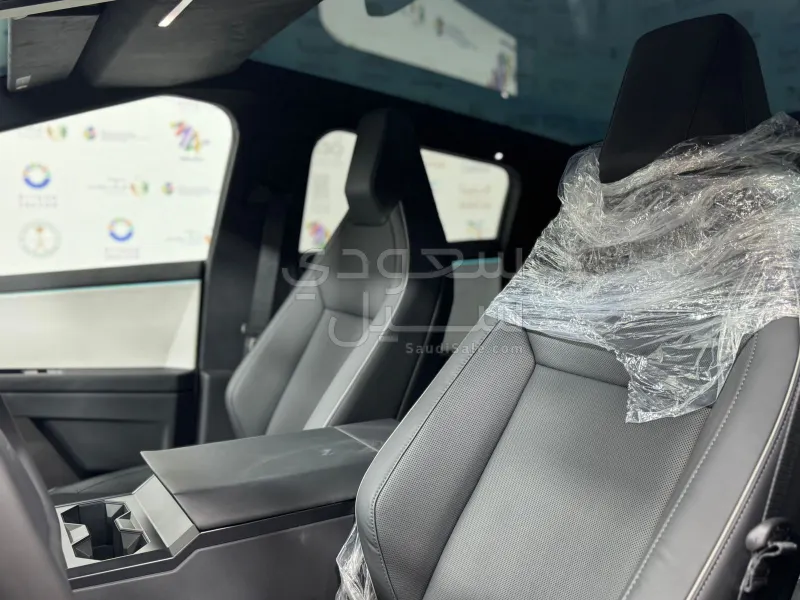 2024 Tesla cybertruck Foundation