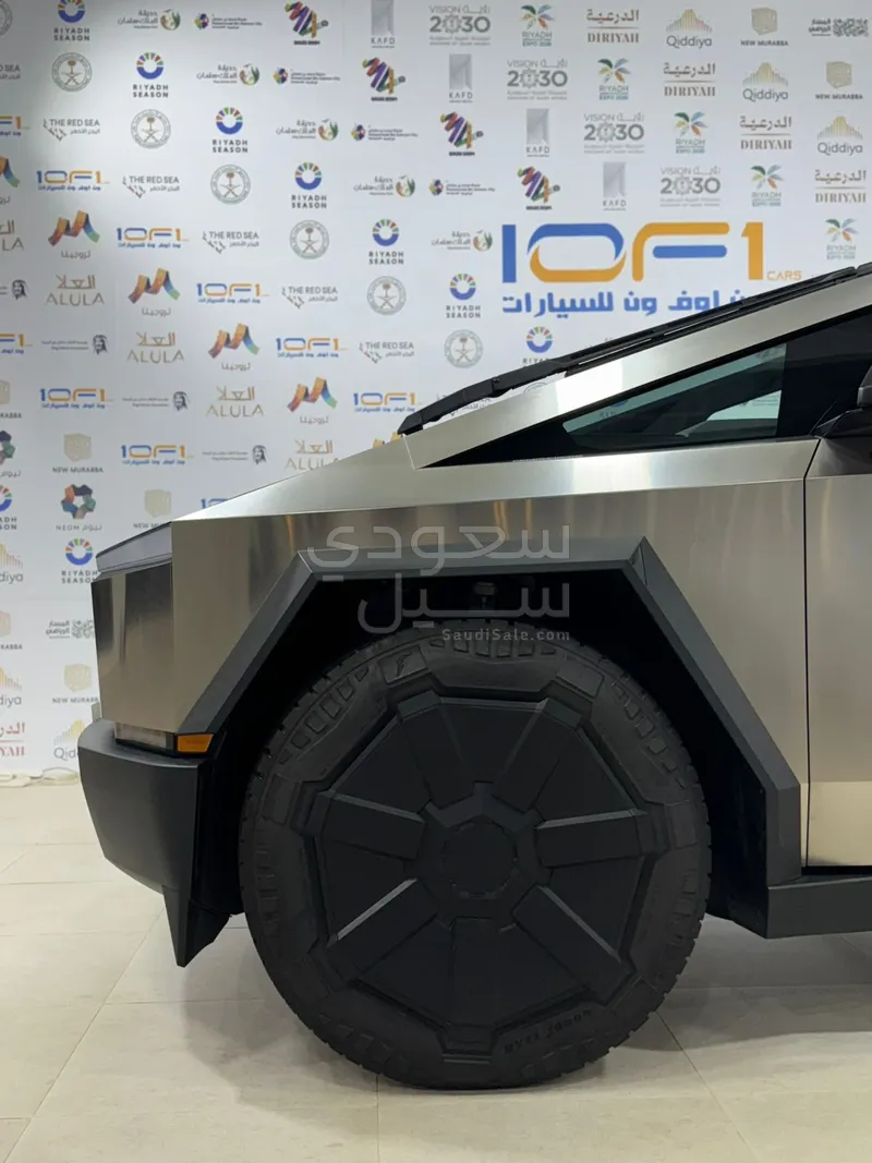 2024 Tesla cybertruck Foundation