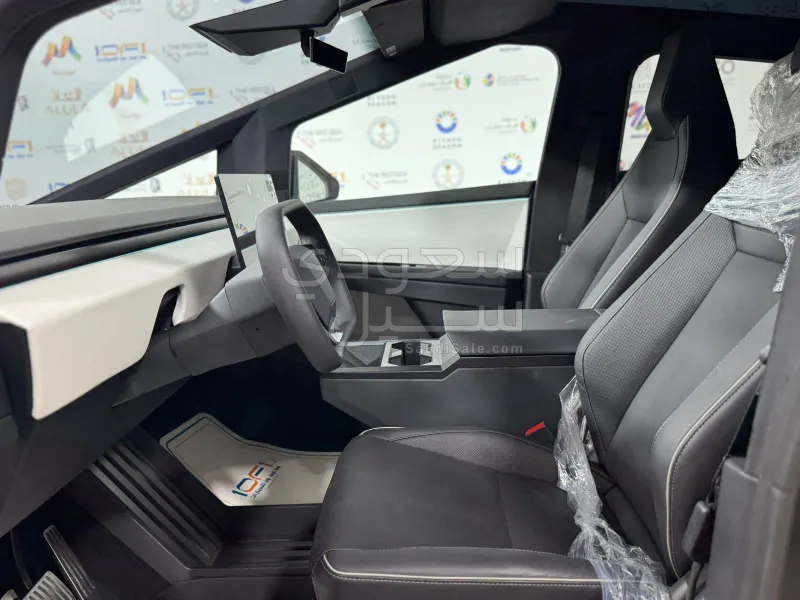 2024 Tesla cybertruck Foundation