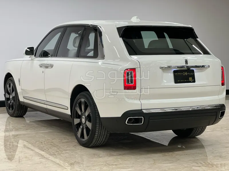 2024 Rolls-Royce Cullinan Silver Badge