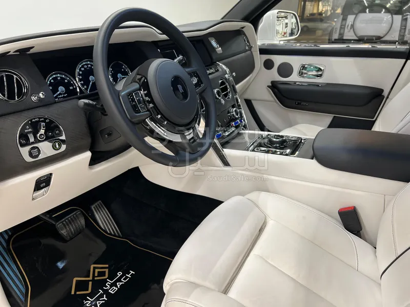 2024 Rolls-Royce Cullinan Silver Badge