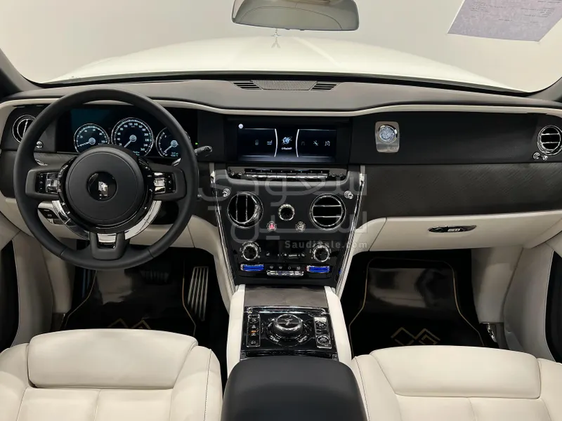2024 Rolls-Royce Cullinan Silver Badge