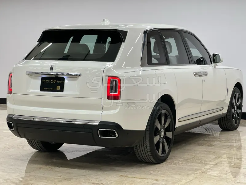 2024 Rolls-Royce Cullinan Silver Badge