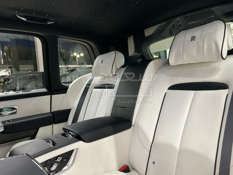 2024 Rolls-Royce Cullinan Silver Badge
