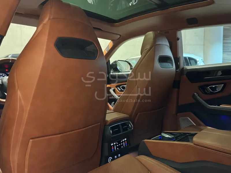 2022 لمبرجيني اوروس