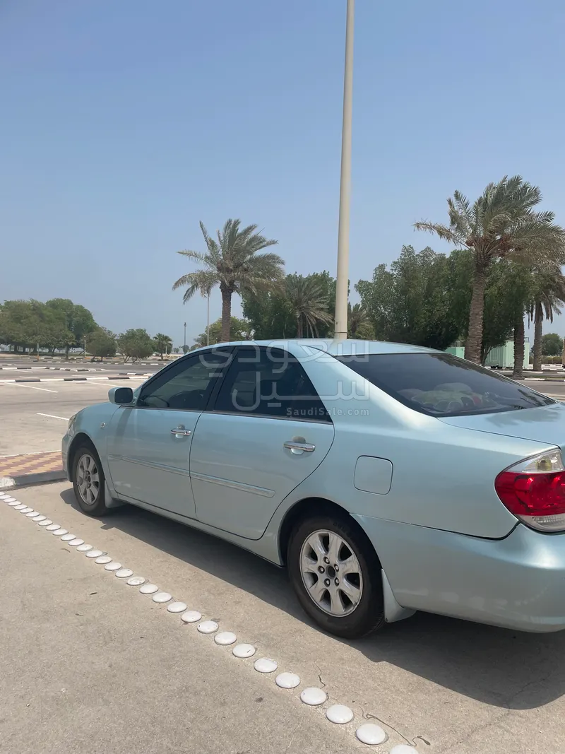 2005 تويوتا كامري جي ال اكس