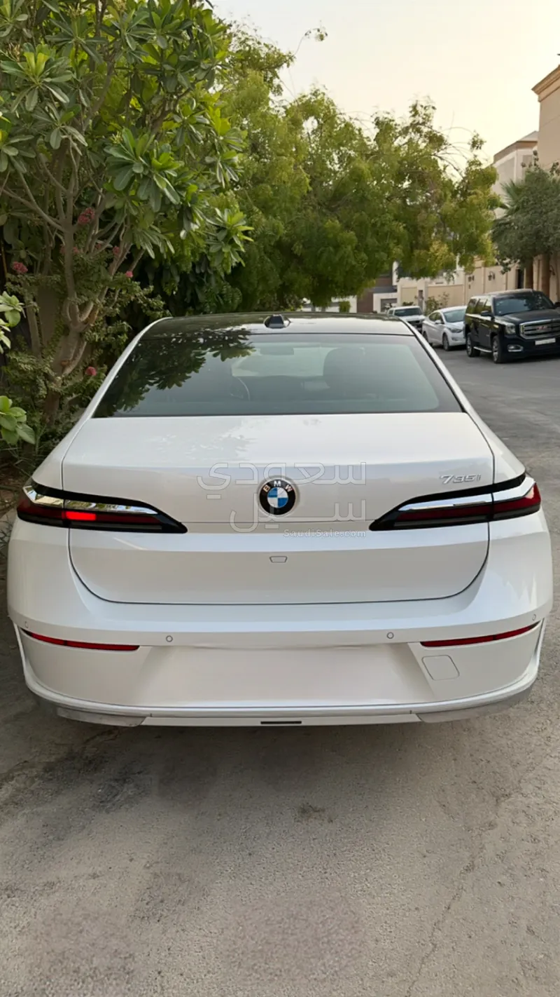 2023 BMW 7 Series 735Li