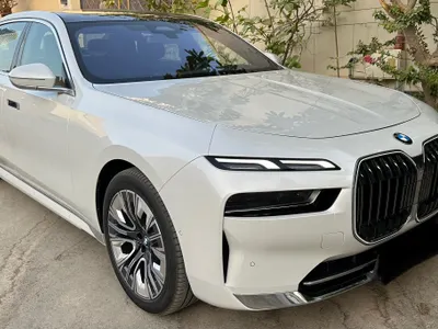 2023 BMW 7 Series 735Li