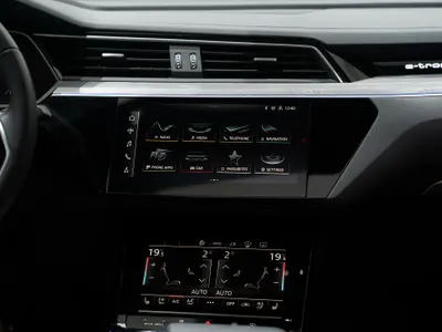 2024 Audi e-tron Sportback S line 55 quattro