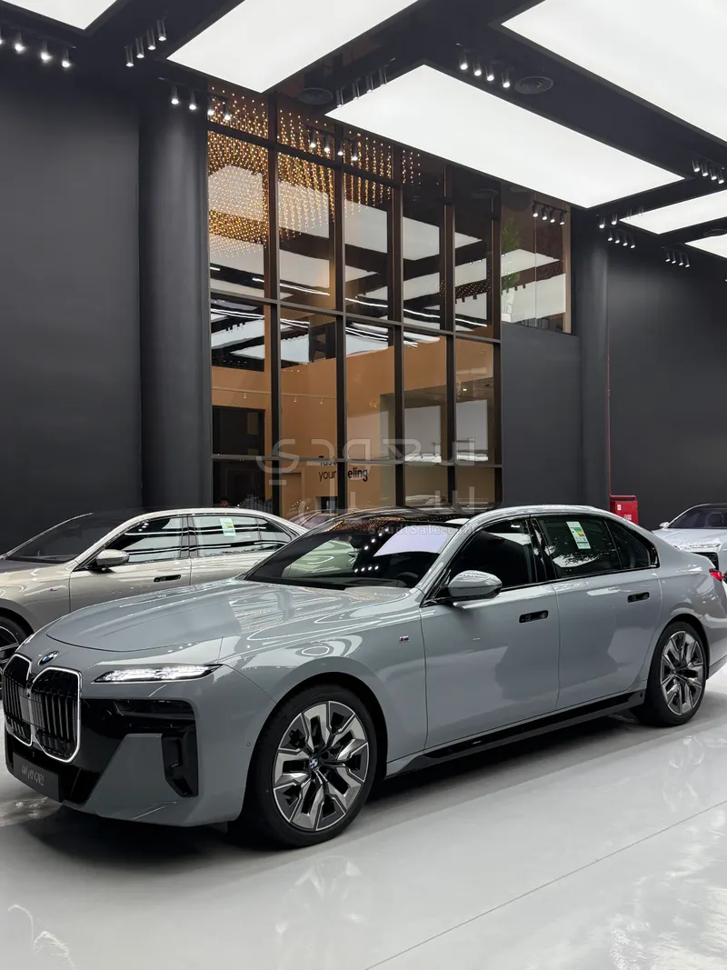 2025 BMW 7 Series 735Li Individual