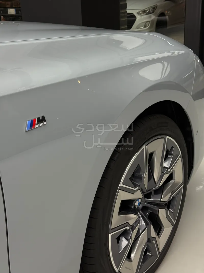 2025 BMW 7 Series 735Li Individual
