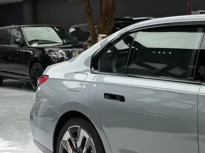2025 BMW 7 Series 735Li Individual