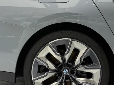 2025 BMW 7 Series 735Li Individual