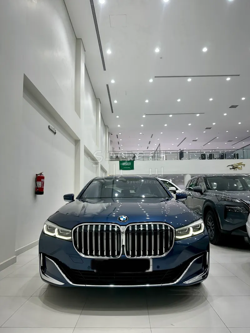 2021 بي ام دبليو الفئة السابعة 730 إل أي