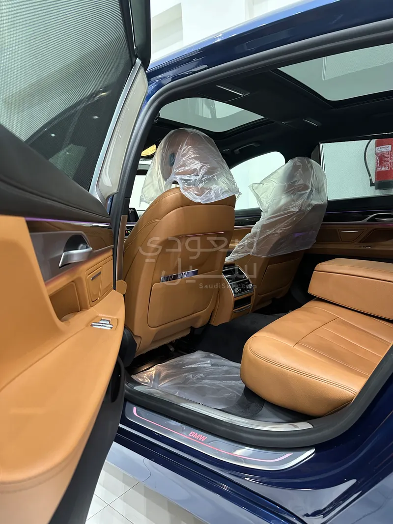 2021 بي ام دبليو الفئة السابعة 730 إل أي