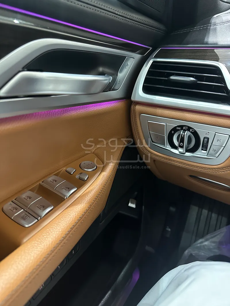 2021 بي ام دبليو الفئة السابعة 730 إل أي