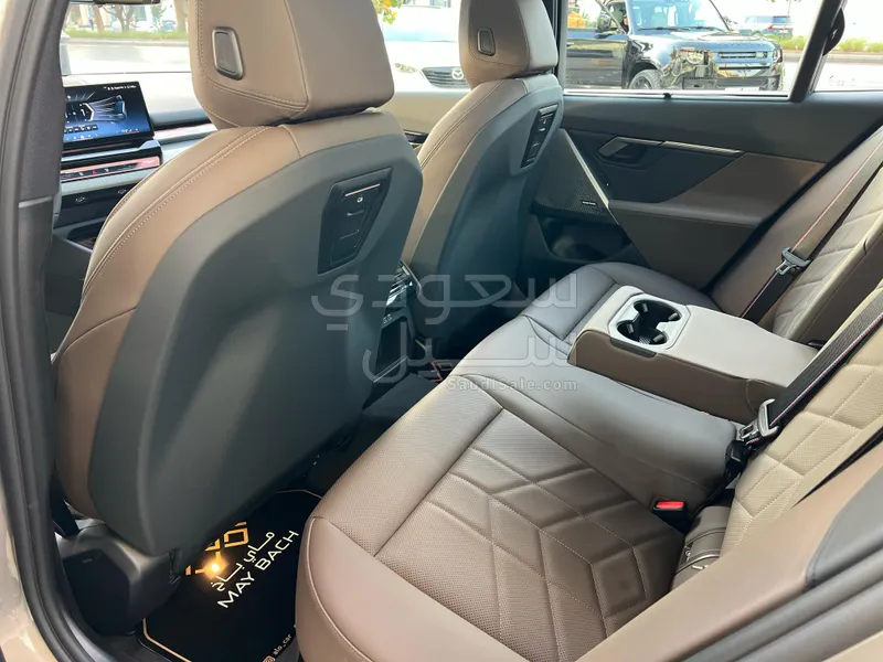 2025 BMW 5 Series 520i Mkit