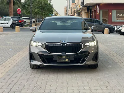 2025 BMW 5 Series 520i Mkit
