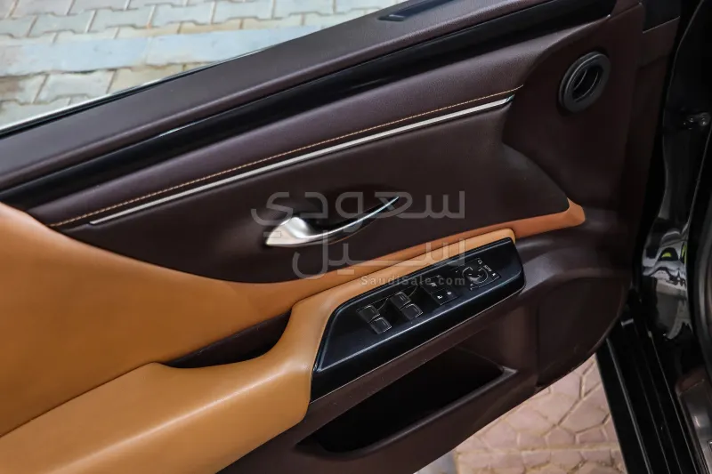 2021 Lexus ES 300H
