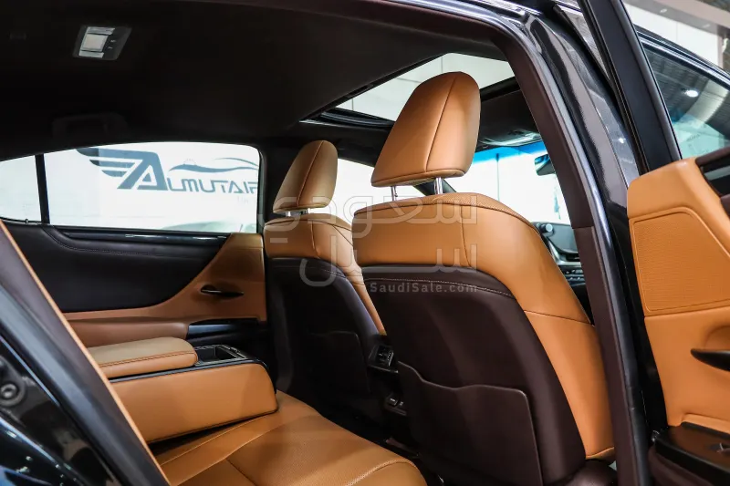 2021 Lexus ES 300H