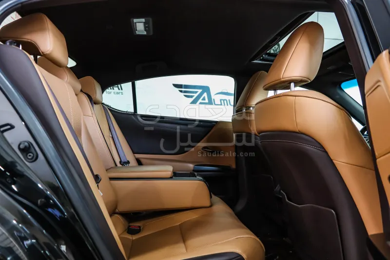 2021 Lexus ES 300H