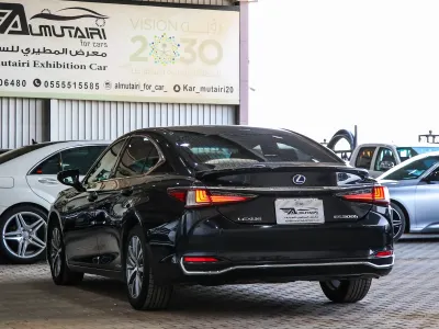 2021 Lexus ES 300H