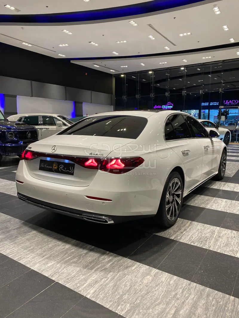 2024 Mercedes-Benz E 300