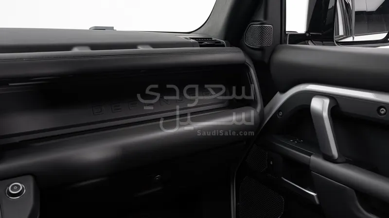 2023 لاند روفر ديفيندر 110
